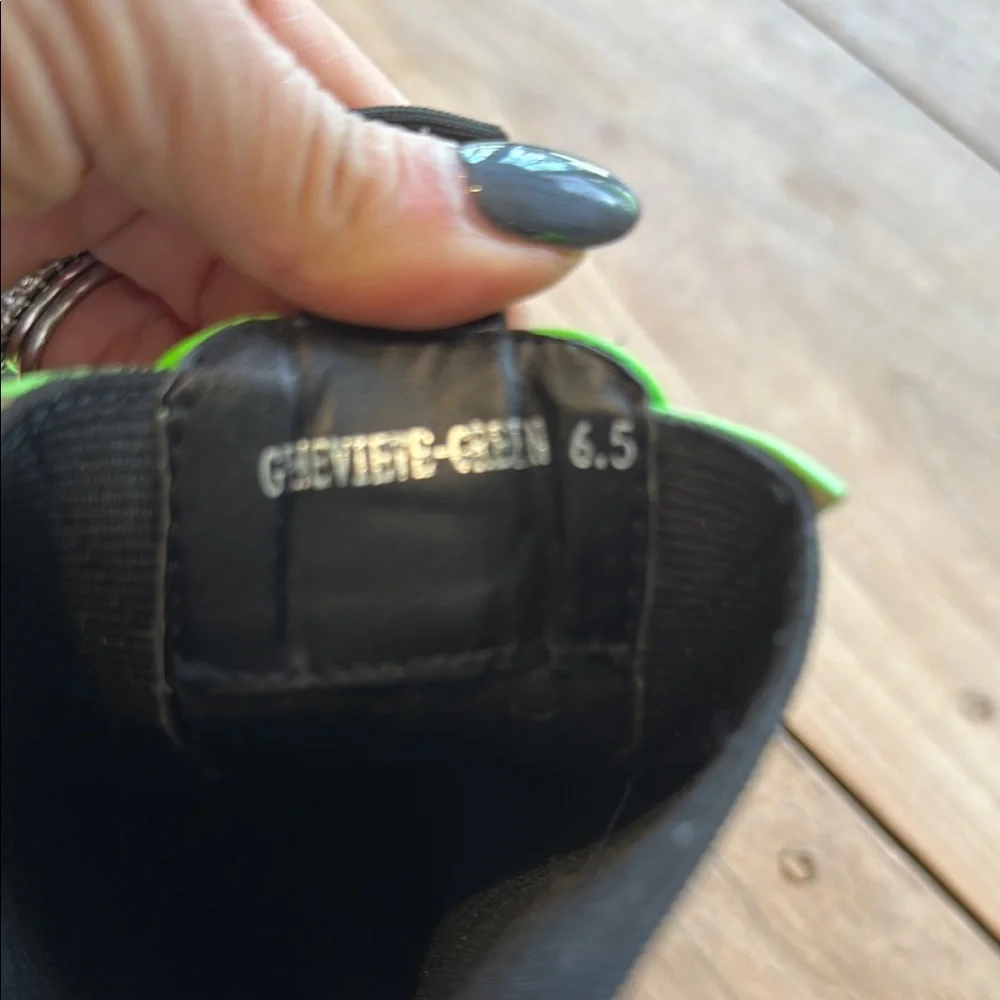Women’s Green Chunky Chelsea Rain Boots - Picture 4 of 6